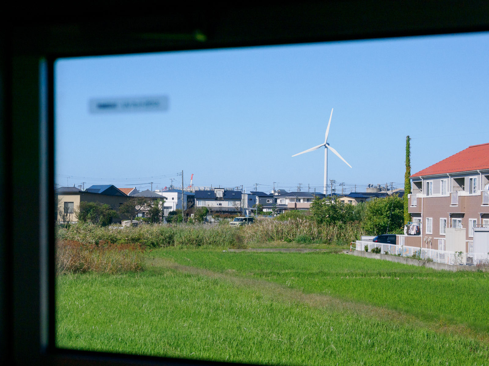 秋田港クルーズ列車の車窓(2024年10月)