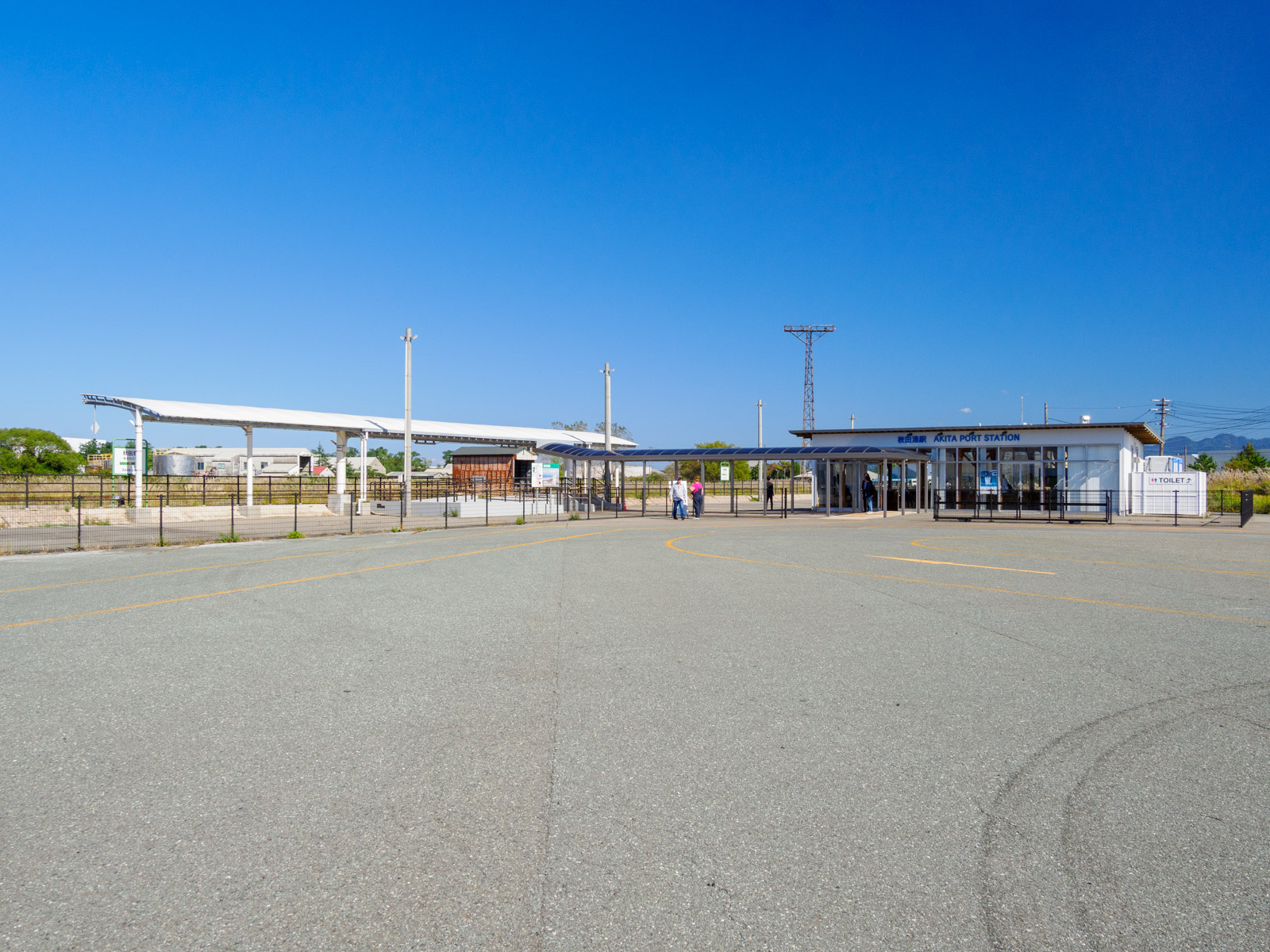 秋田港駅の外観(2024年10月)