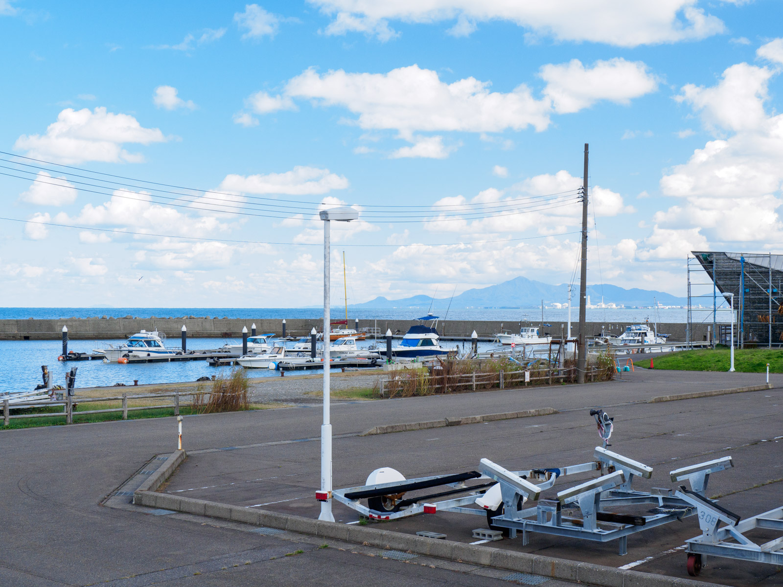 有間川駅のそばにある有間川漁港（2022年10月）