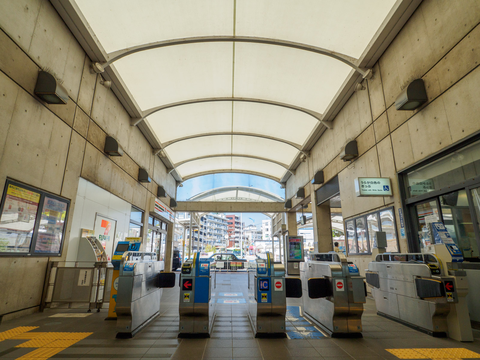 朝霧駅の改札口（2022年5月）