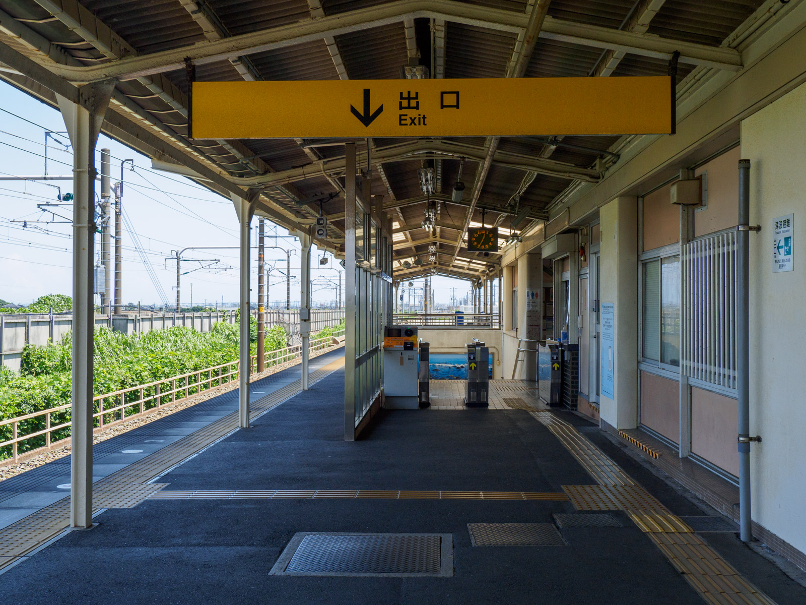 弁天島駅の改札口（2022年7月）