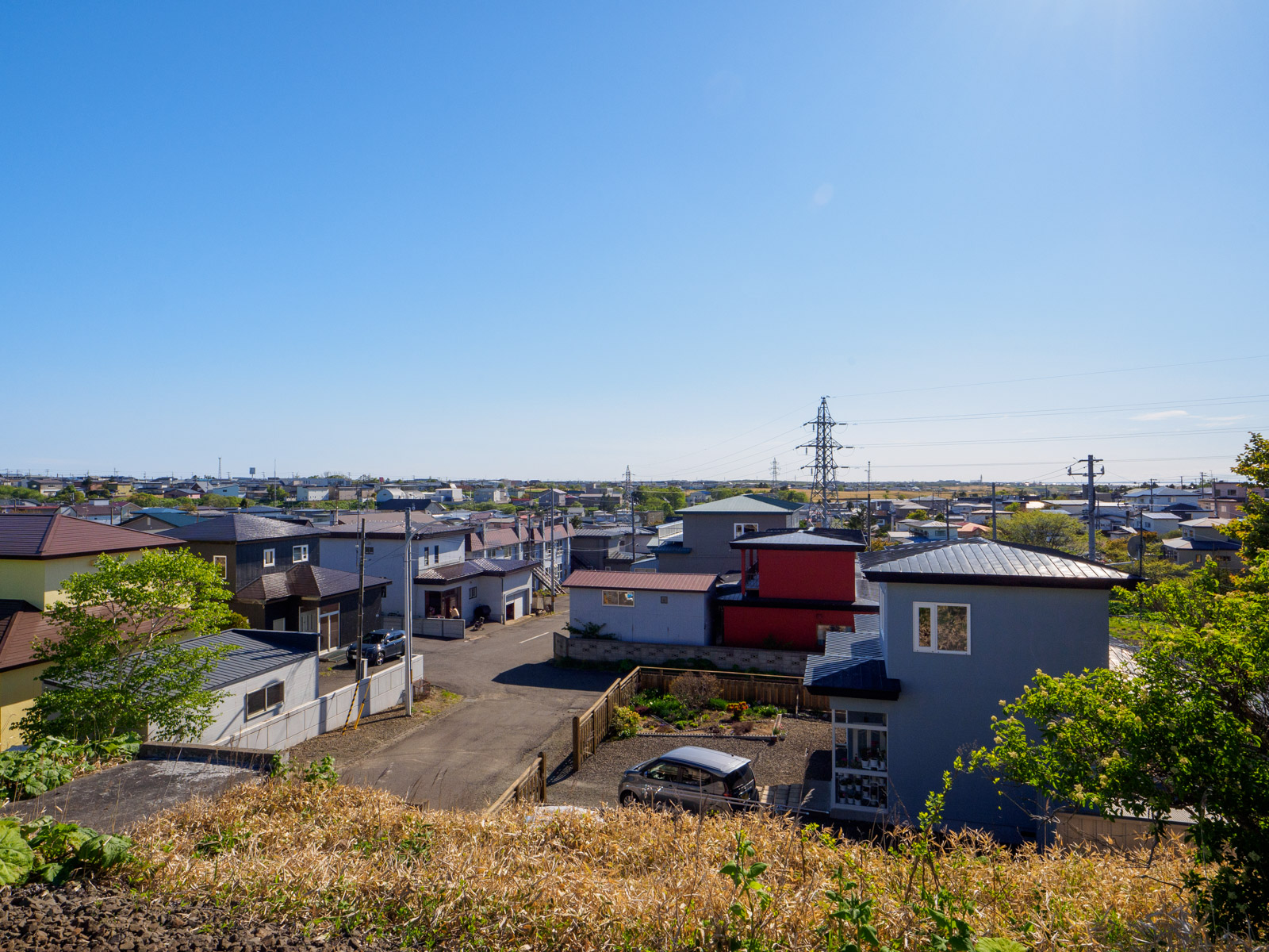 東根室駅から見た住宅街（2024年6月）