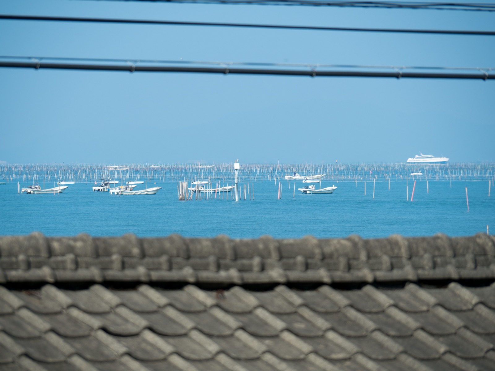 肥後長浜駅から見た有明海と熊本フェリー