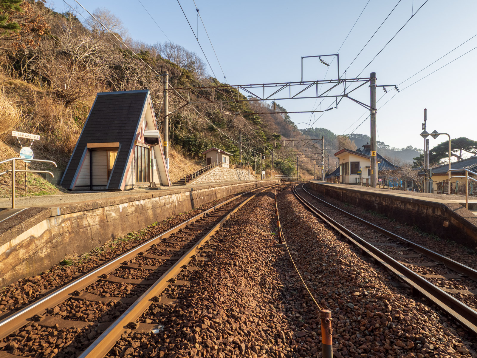 今川駅のホーム(2016年3月)