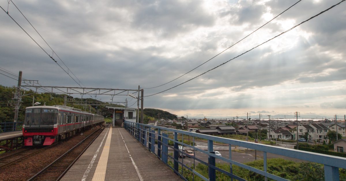 上野間駅 | 海の見える駅