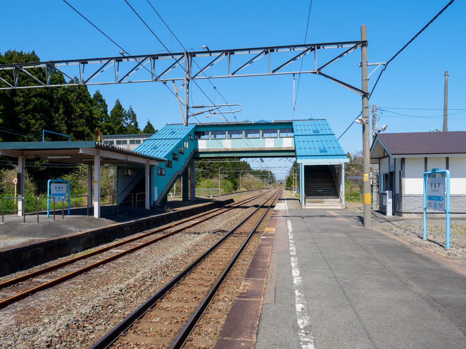 狩場沢駅のホーム（2017年5月）