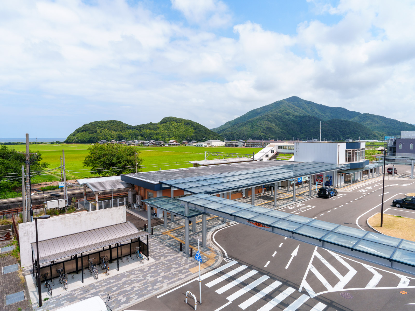 美浜駅前と日本海（2025年8月）