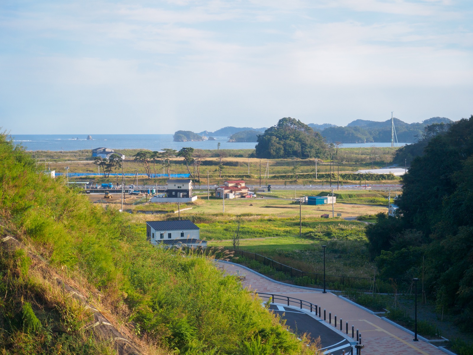 新しい野蒜駅から見た松島湾の島々