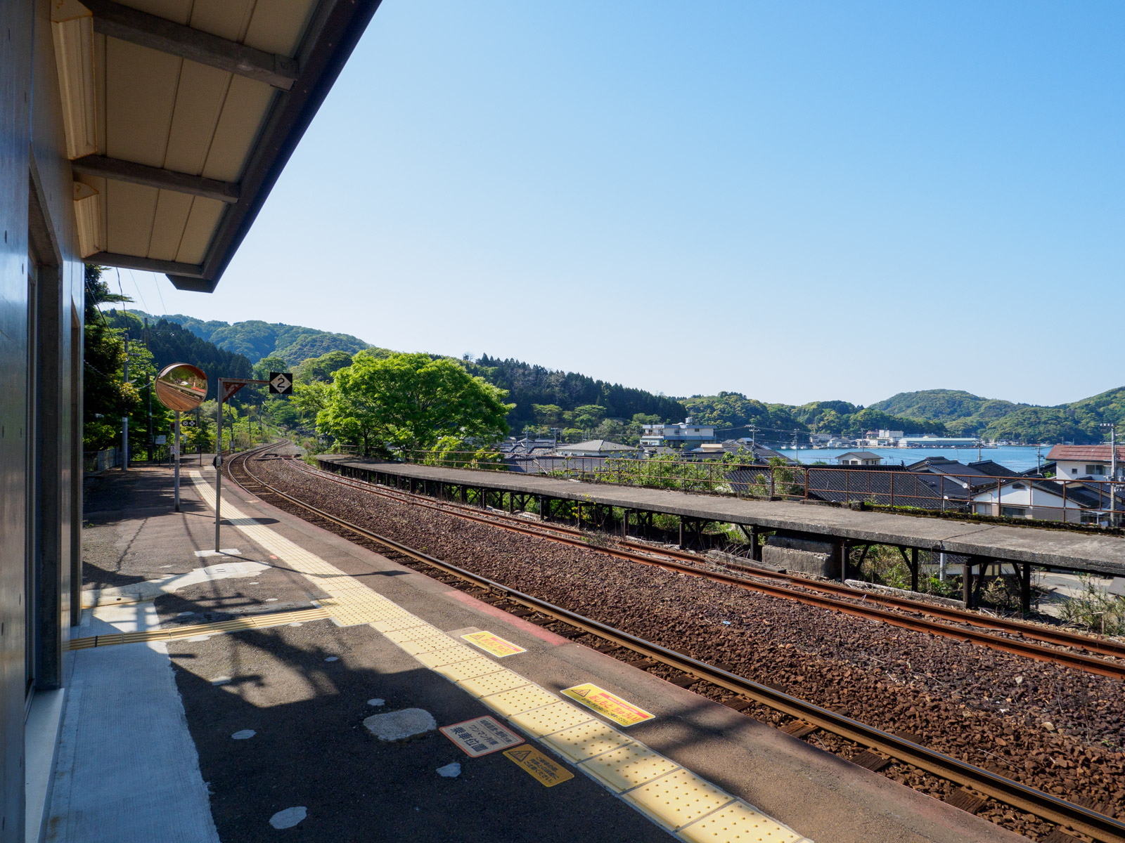 柴山駅のホーム（2022年5月）