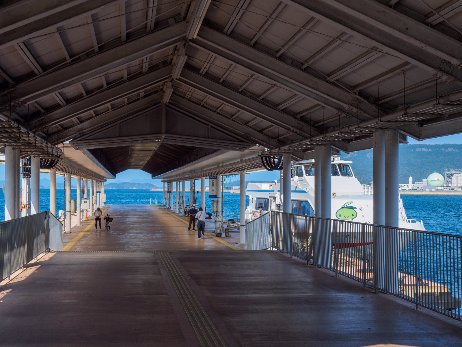 高松港の客船ターミナル（2023年9月）