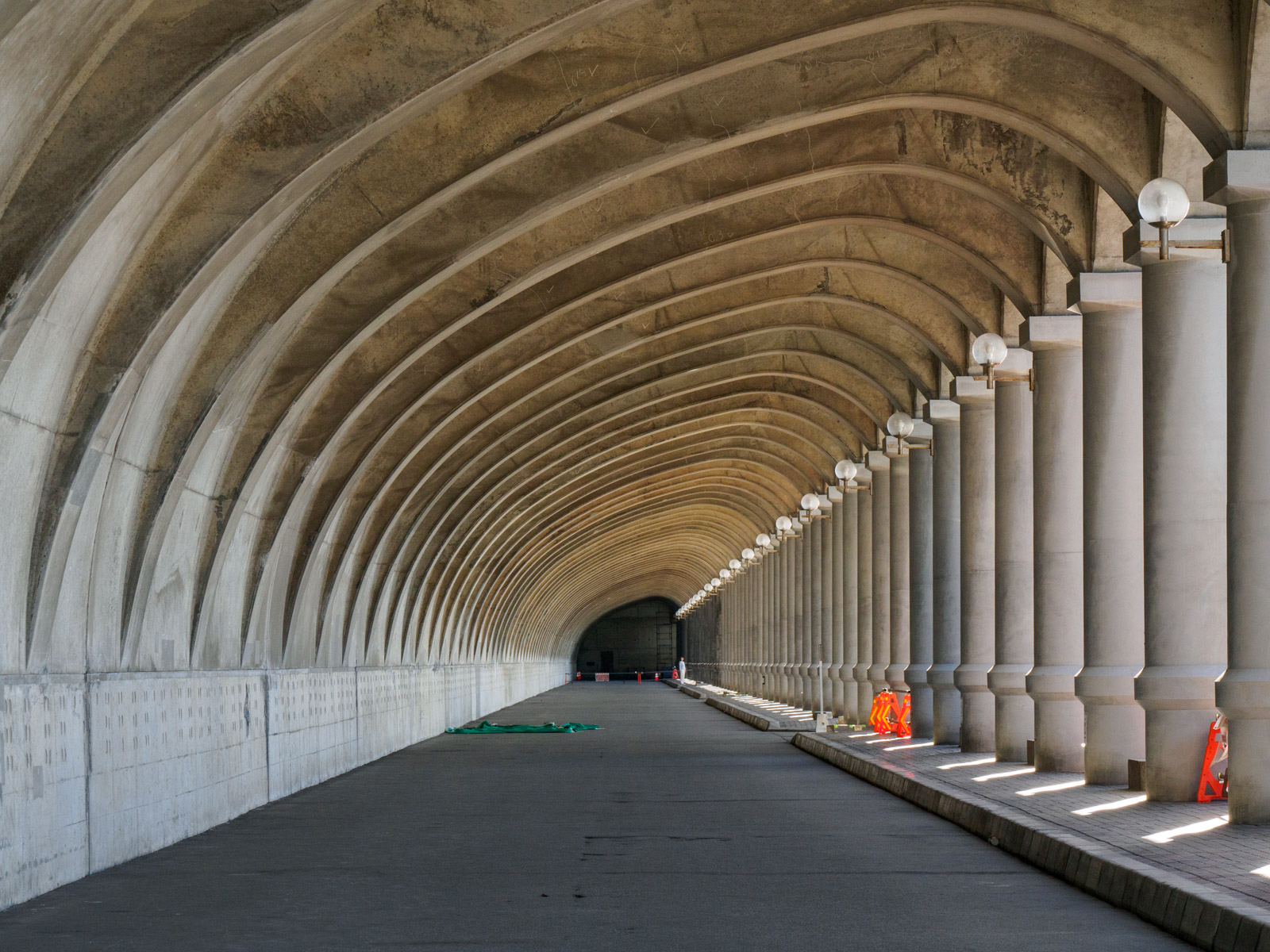 稚内港北防波堤ドームの内部（2022年9月）